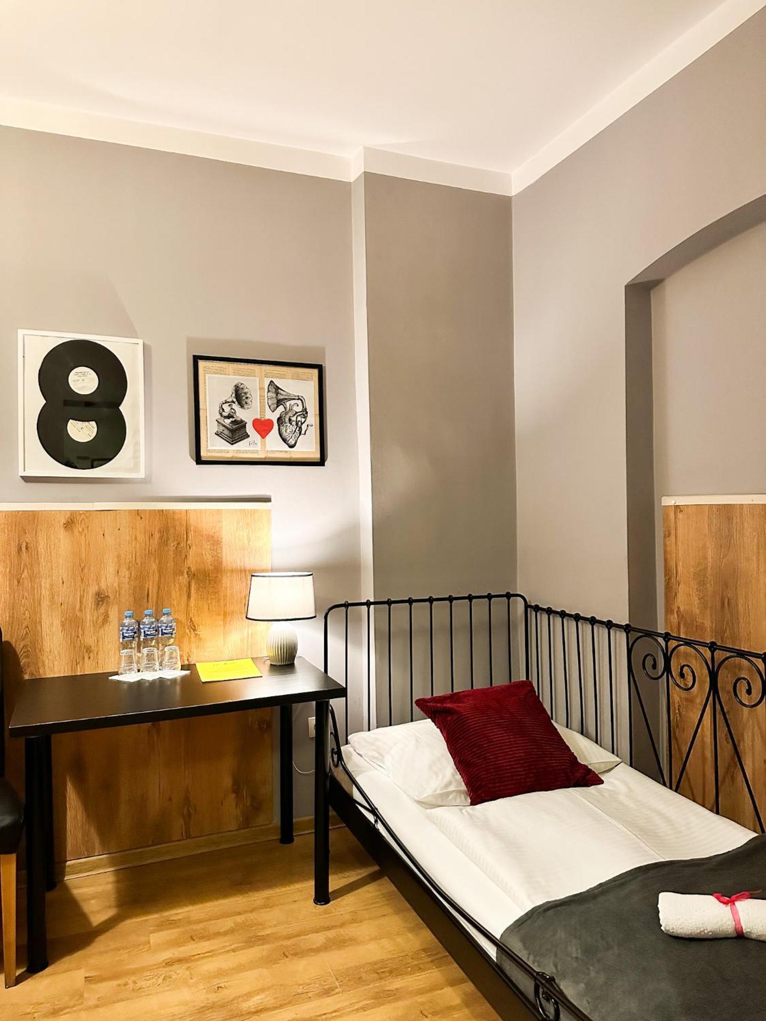 פוזנן Explorer B&B Old Town Rooms & Apartment #Don'T Be A Tourist, Be An Explorer! מראה חיצוני תמונה